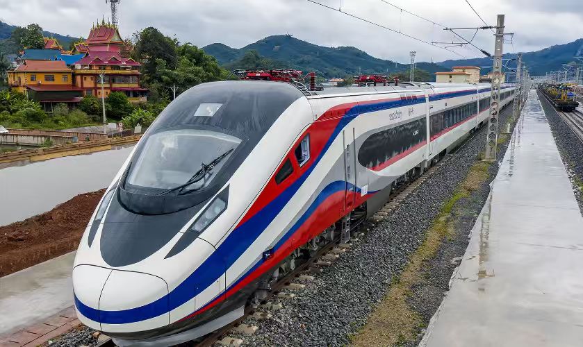 中老铁路澜沧号动车组